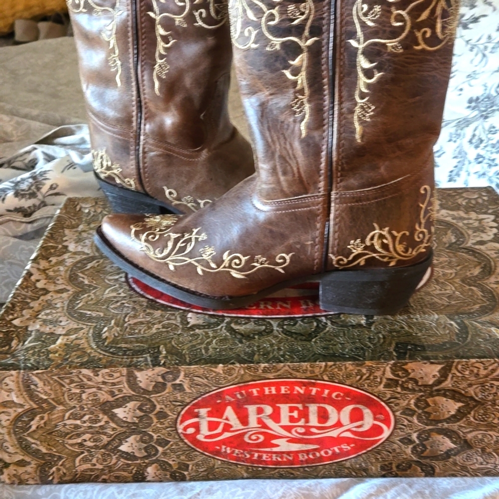 Women's Laredo Cowgirl Boots Sz. 8.5